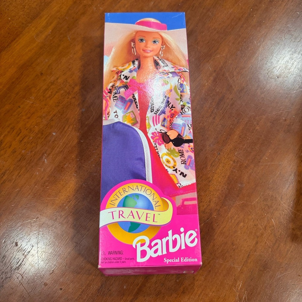 Barbie 1995 International Travel Barbie Special Edition NIB